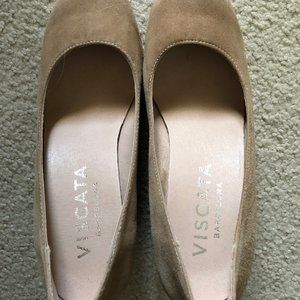 VISCATA Marquesa Suede Wedge Pumps in Camel Brown